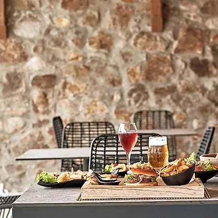 Hotel Almyra 4*